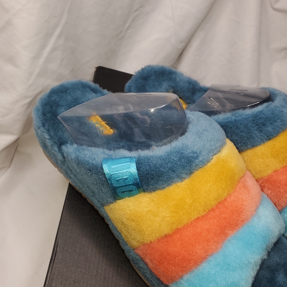 UGG MEN’S Multi Color FLUFF SANDALS SZ 12 - Picture 4 of 4